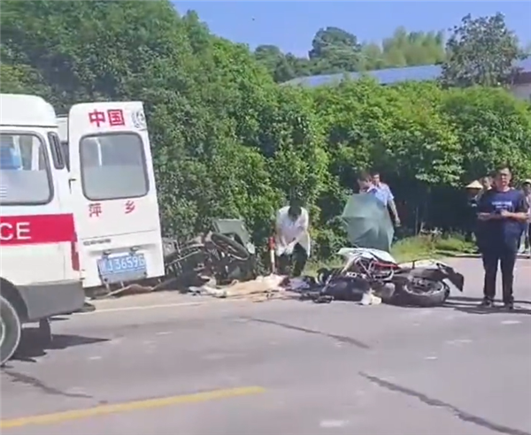 又一女摩托骑手出交通事故：血流当场、疑回天乏术